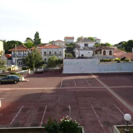 Apartment T2 Avec Terrasse Sud, Acces Et Parking Securise A - Fr-1-374-85